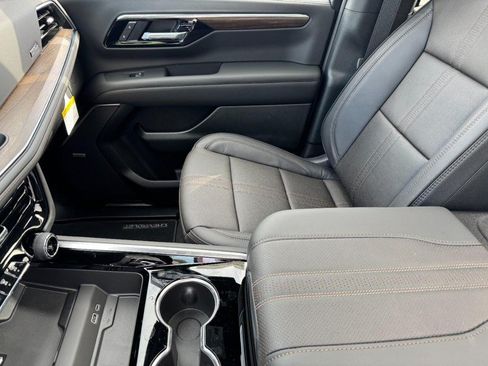 New 2026 Chevrolet Suburban High Country w/ Sun And Tow Package AWD/4WD image 37