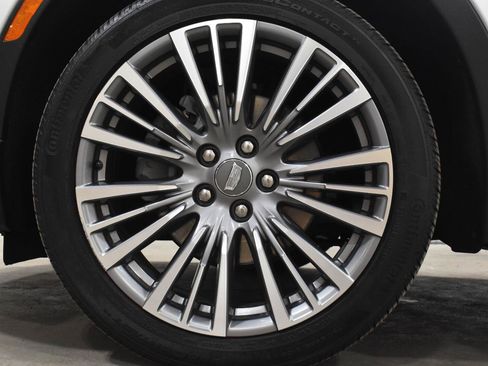 Certified 2024 Cadillac XT4 Premium Luxury AWD/4WD image 30