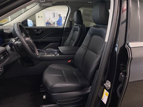 New 2026 Lincoln Aviator Premiere image 16