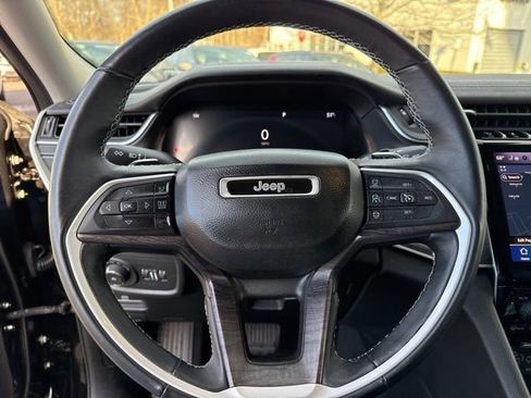 Certified 2022 Jeep Grand Cherokee Limited image 12