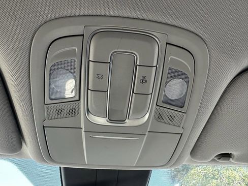Used 2019 Hyundai Santa Fe SE image 31