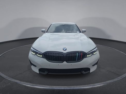 Used 2020 BMW 330i xDrive Sedan w/ Convenience Package AWD/4WD image 3