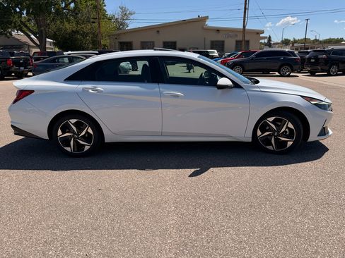 Used 2021 Hyundai Elantra SEL w/ Convenience + Premium Package FWD image 6