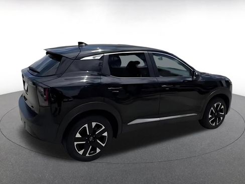 Used 2025 Nissan Kicks SV AWD/4WD image 10
