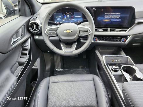 New 2026 Chevrolet Equinox LT w/ Convenience Package II image 11