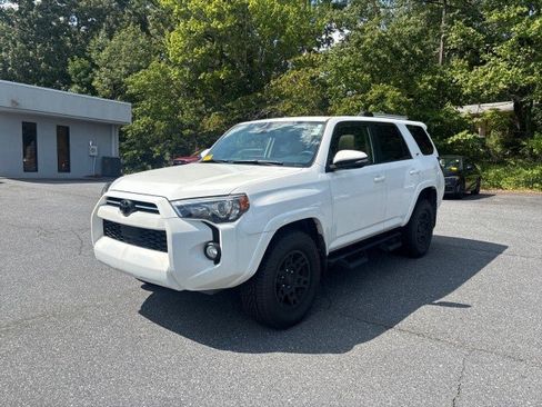 Used 2020 Toyota 4Runner SR5 Premium w/ Moonroof Package AWD/4WD image 1