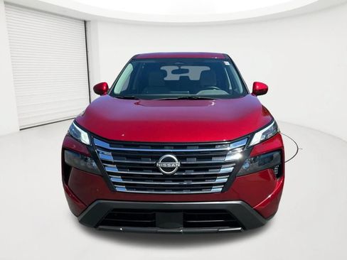 Used 2025 Nissan Rogue SV AWD/4WD image 2