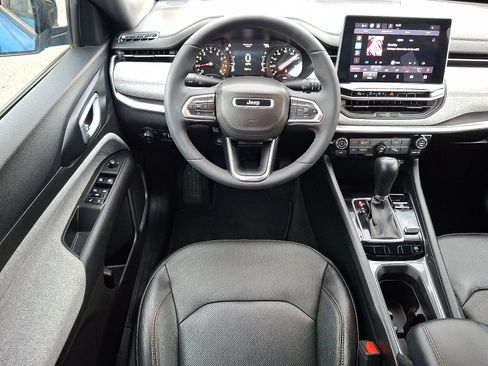 Certified 2023 Jeep Compass Latitude AWD/4WD image 12