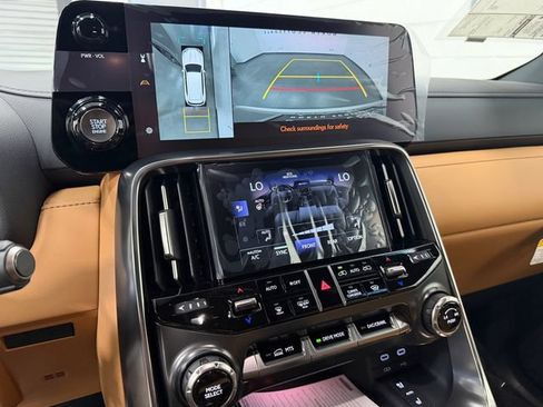New 2026 Lexus LX 600 4WD w/ Luxury Package image 32