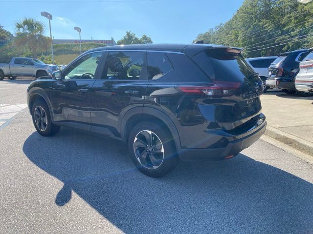 Used 2025 Nissan Rogue SV FWD image 4