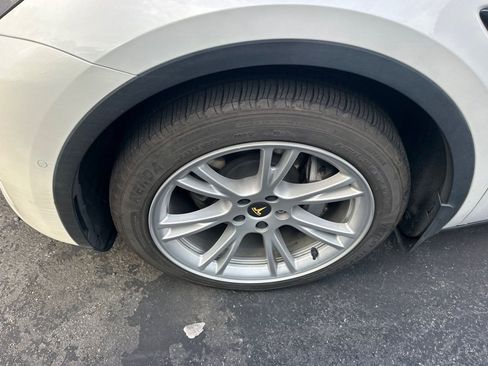 Used 2022 Tesla Model Y Long Range image 4