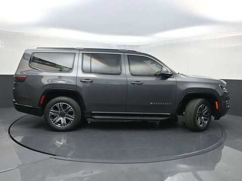 Used 2022 Jeep Wagoneer Series III w/ Convenience Group I AWD/4WD image 52