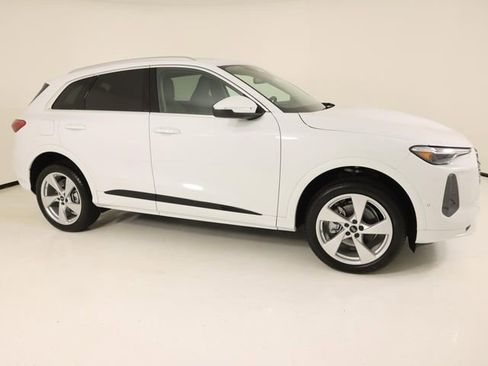 New 2025 Audi Q5 Premium Plus image 6