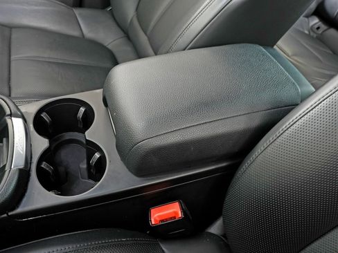 Used 2023 Porsche Macan Turbo image 29