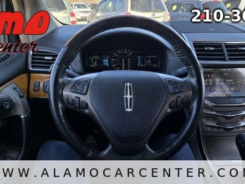 Used 2012 Lincoln MKX AWD image 38