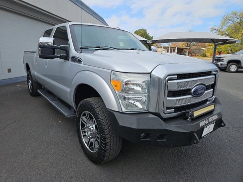 Used 2016 Ford F250 Platinum w/ FX4 Off-Road Package image 5