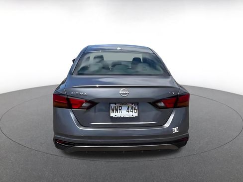 Used 2023 Nissan Altima 2.5 SV FWD image 12