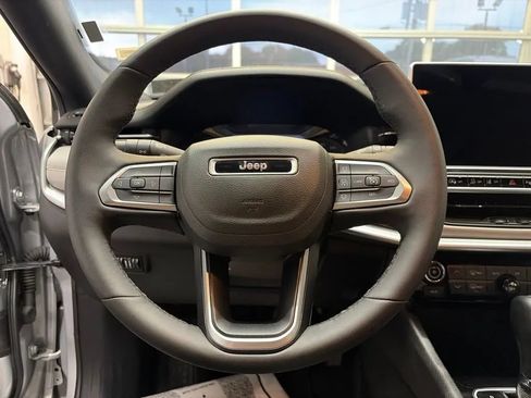 Used 2025 Jeep Compass Limited AWD/4WD image 24