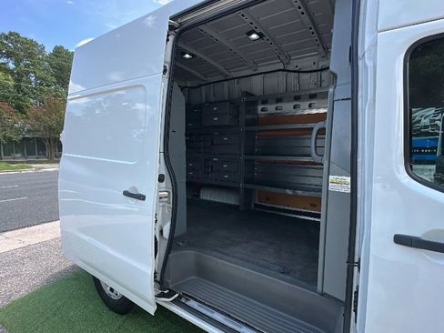 Used 2019 Nissan NV 2500 SV RWD image 15