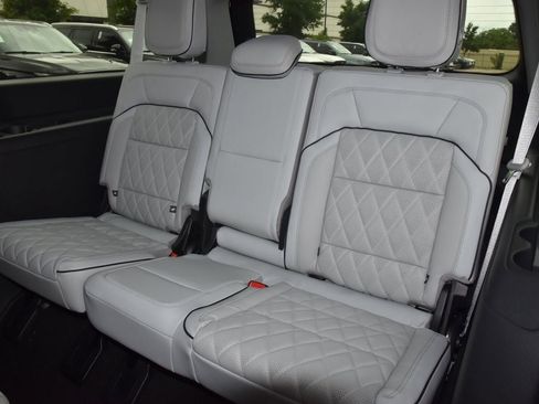 New 2026 Lincoln Navigator L Black Label AWD/4WD image 15