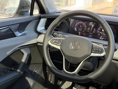 New 2026 Volkswagen Tiguan SE AWD/4WD image 8