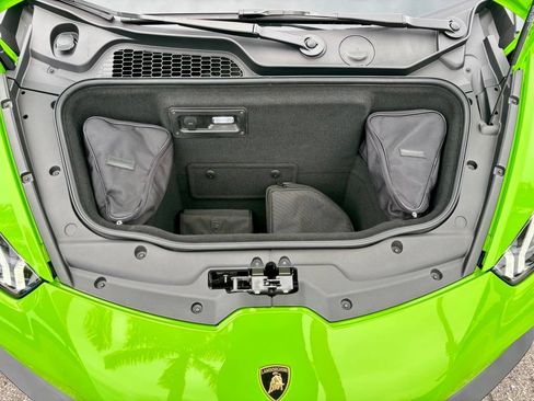 Used 2021 Lamborghini Huracan EVO RWD image 28
