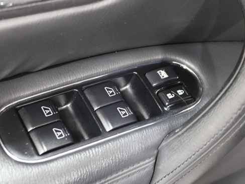Used 2011 INFINITI QX56 4WD w/ Deluxe Touring Pkg image 7