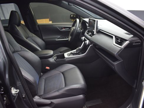 Used 2022 Toyota RAV4 XSE image 10