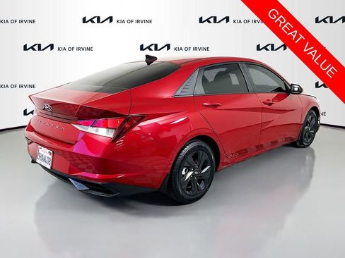 Used 2023 Hyundai Elantra SEL w/ Cargo Package image 7