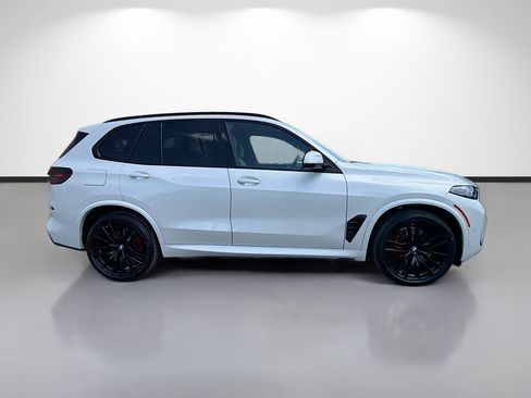 New 2026 BMW X5 xDrive40i w/ M Sport Package AWD/4WD image 2