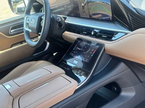 Certified 2025 INFINITI QX80 Luxe AWD/4WD image 9