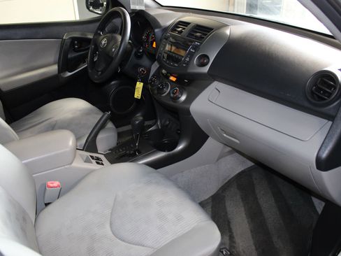 Used 2011 Toyota RAV4 2WD w/ Base L4 Extra Value Pkg image 21