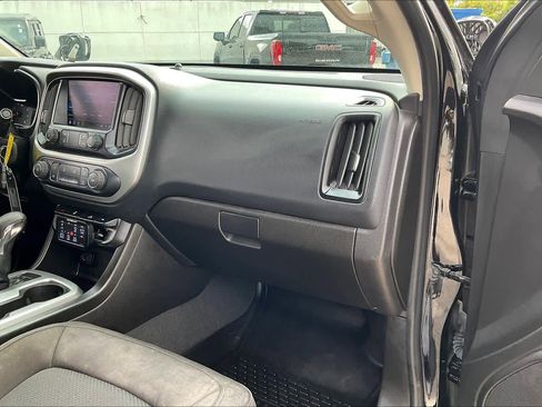 Used 2022 Chevrolet Colorado LT w/ LT Convenience Package image 12