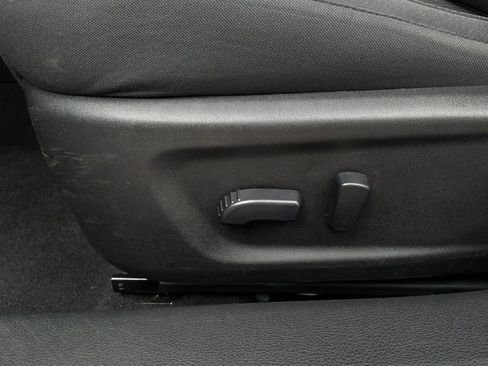 Used 2025 Nissan Altima 2.5 SV FWD image 11