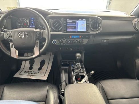 Used 2023 Toyota Tacoma TRD Off-Road w/ TRD Premium Off Road Package AWD/4WD image 2