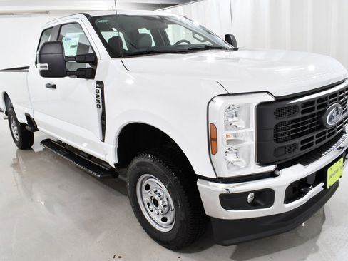 New 2026 Ford F350 XLT w/ FX4 Off-Road Package image 5
