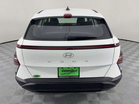 New 2026 Hyundai Kona SE image 9