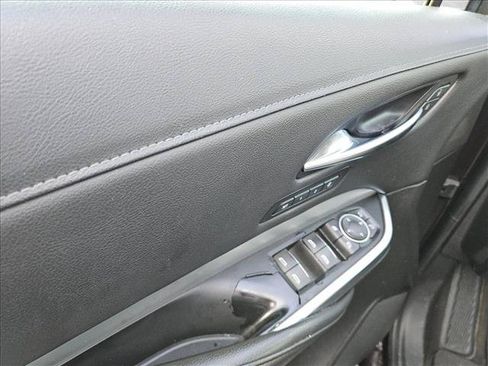 Used 2020 Cadillac XT4 Premium Luxury FWD image 9