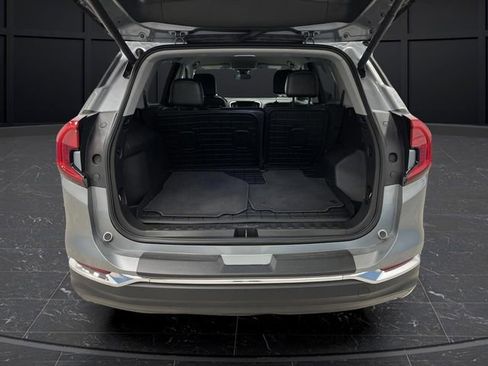 Used 2023 GMC Terrain SLT image 14