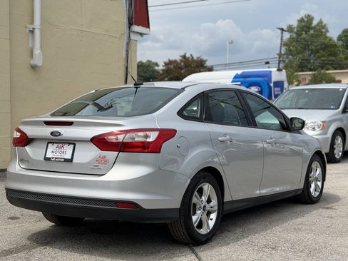 Used 2014 Ford Focus SE w/ SE Winter Package FWD image 8