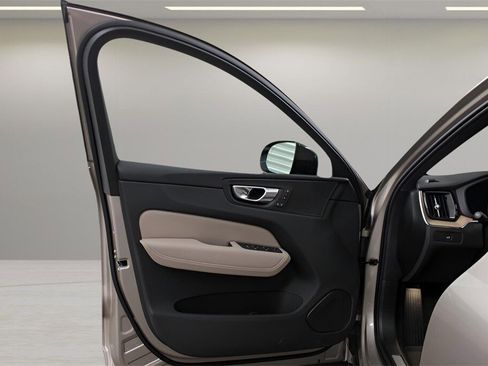 New 2026 Volvo XC60 B5 Core w/ Protection Package Premier image 28