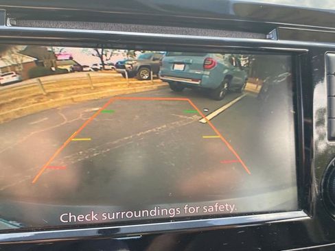 Used 2019 Nissan Rogue Sport S image 27