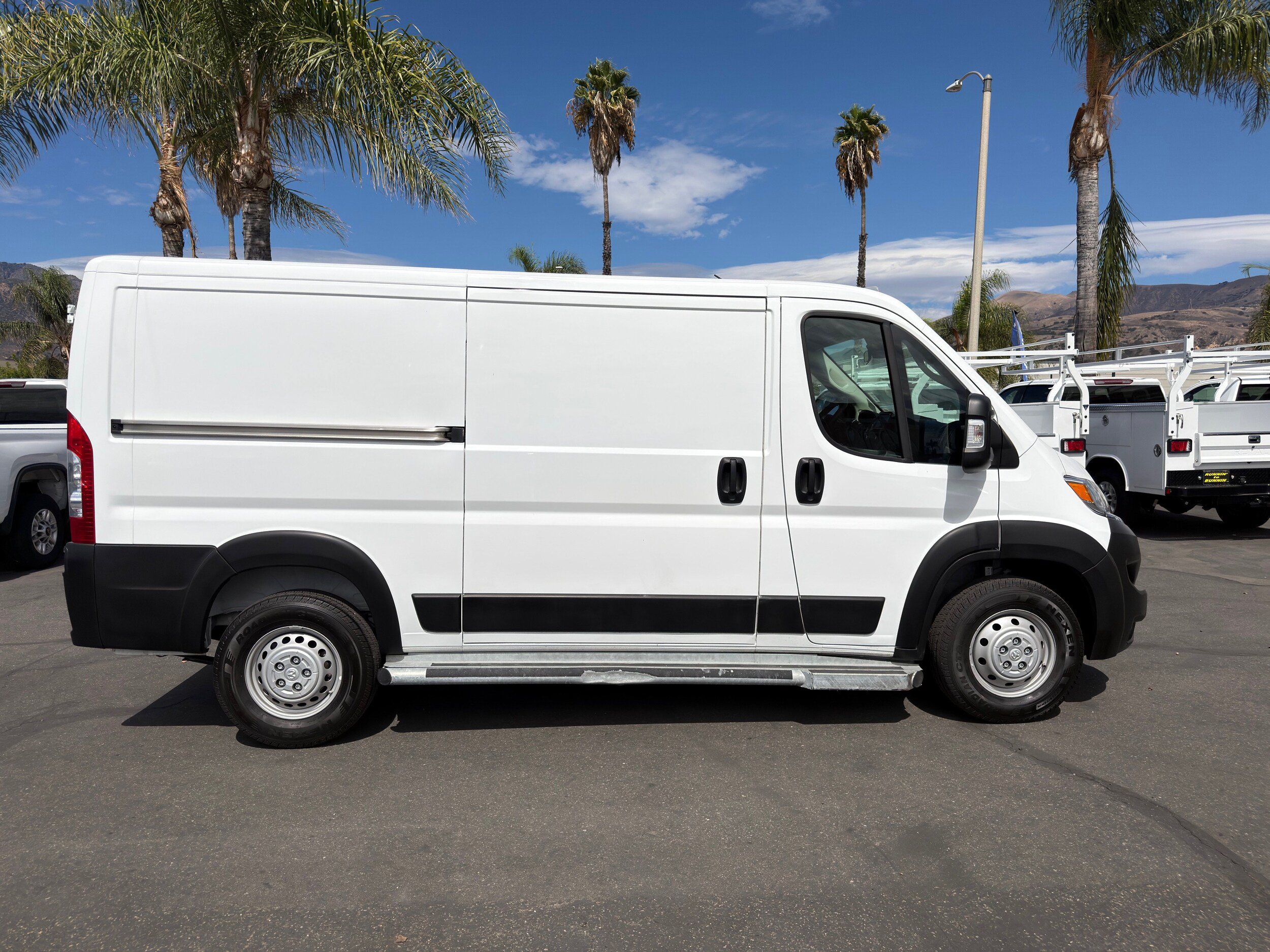 Used 2025 RAM ProMaster 2500 w/ U-Haul Equipment Group FWD image 9