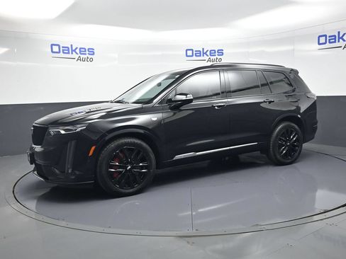 Used 2023 Cadillac XT6 Sport w/ Technology Package AWD/4WD image 4