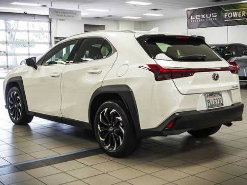 Certified 2024 Lexus UX 250h FWD image 8