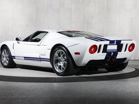 Used 2006 Ford GT RWD image 26