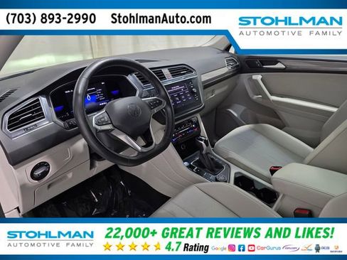 Used 2022 Volkswagen Tiguan SE w/ Panoramic Sunroof Package image 24