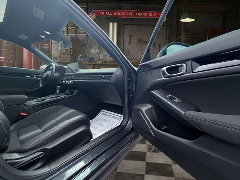 Used 2025 Honda Civic Sport image 17