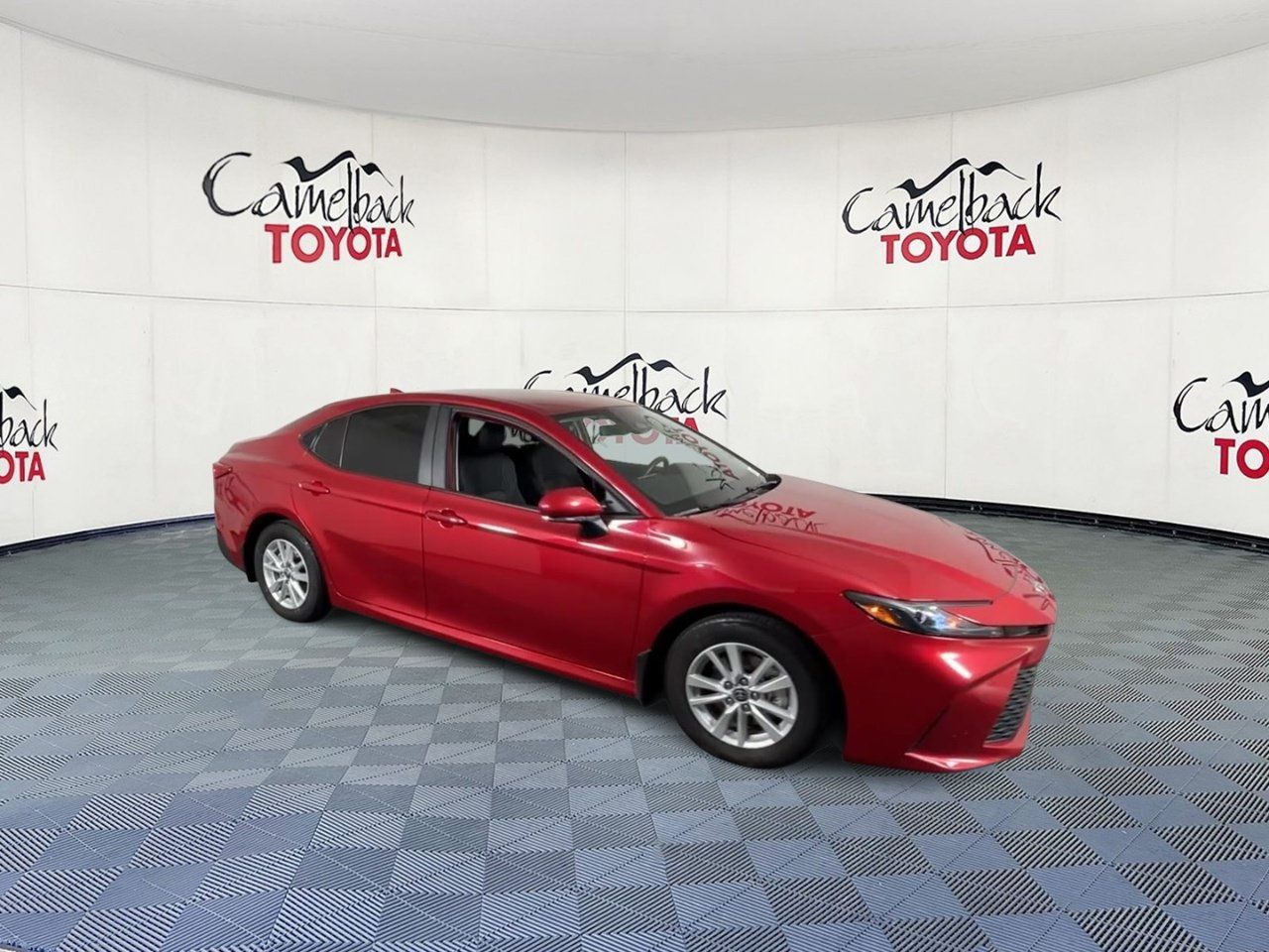 Used 2025 Toyota Camry LE w/ Convenience Package FWD image 2
