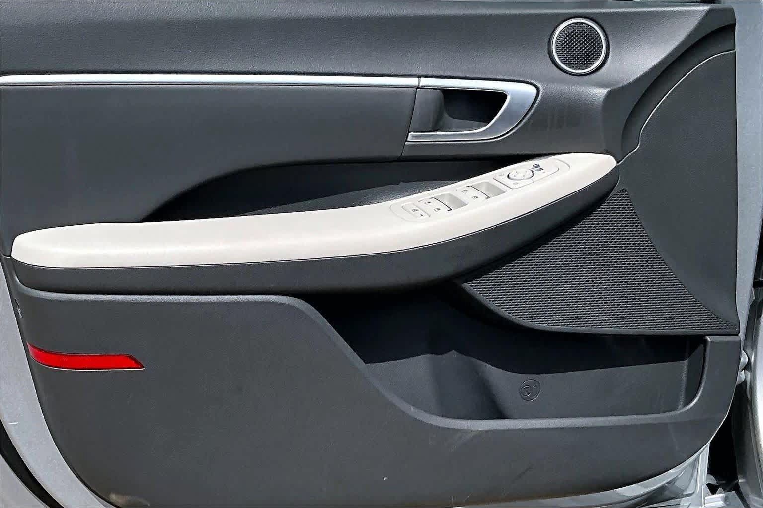 Used 2025 Hyundai Sonata SEL FWD image 21